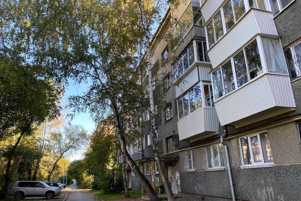 Продаётся 2-комнатная квартира, 43.8 м²