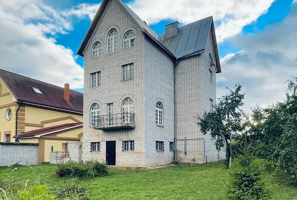 Продаётся 4-этажный дом, 328.9 м²