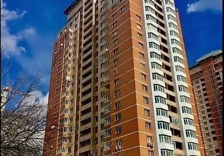 Продаётся 3-комнатная квартира, 137 м²