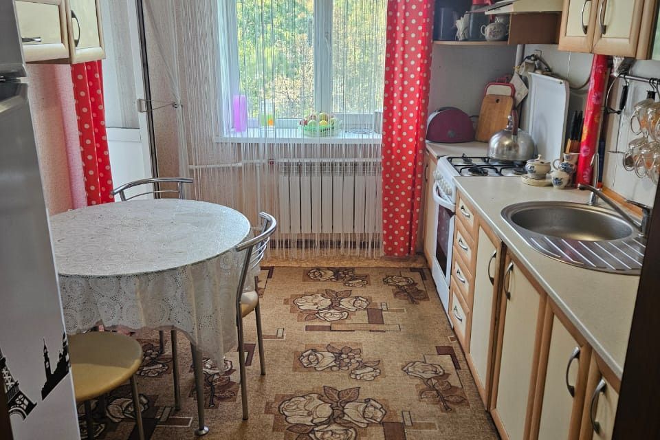 Продаётся 3-комнатная квартира, 61.6 м²