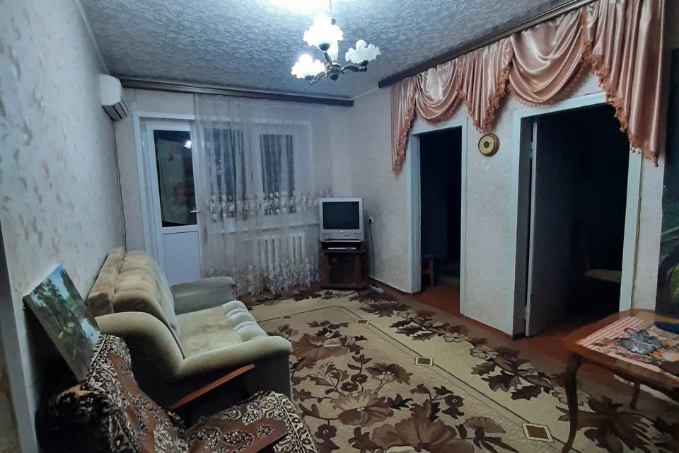 Продаётся 4-комнатная квартира, 60 м²