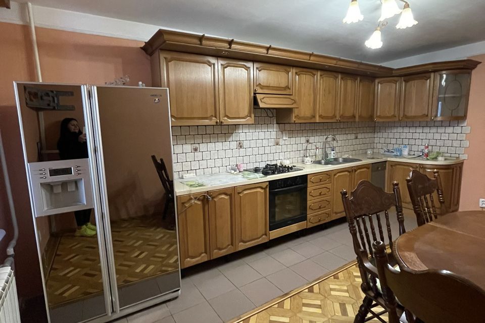Продаётся 4-комнатная квартира, 130 м²