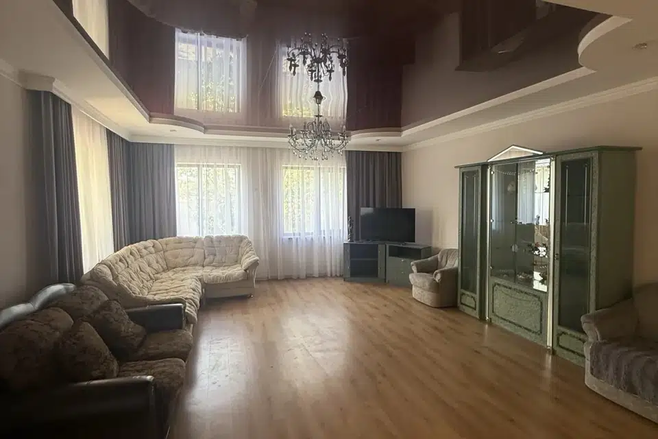 Продаётся 2-этажный дом, 215 м²