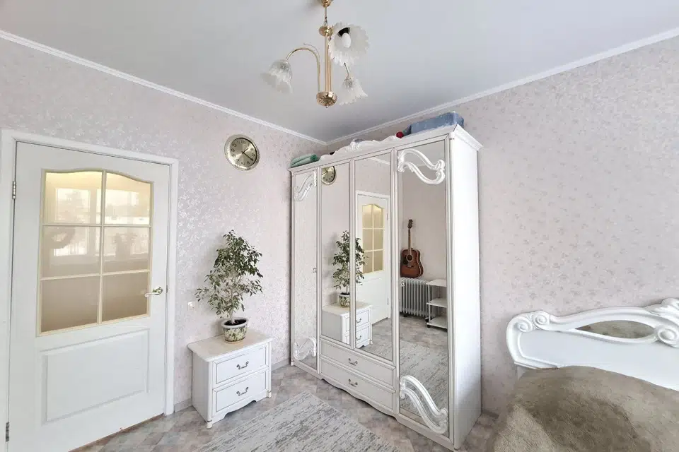 Продаётся 4-комнатная квартира, 79.4 м²