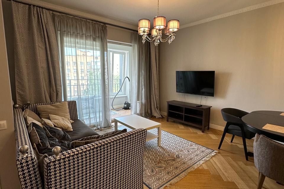 Продаётся 1-комнатная квартира, 54 м²