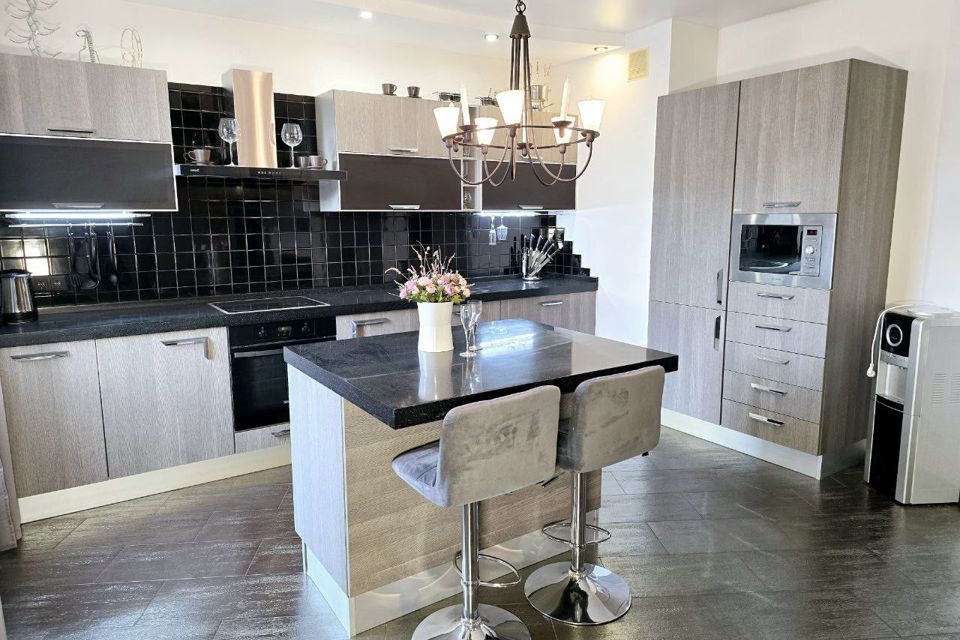 Продаётся 3-комнатная квартира, 95 м²