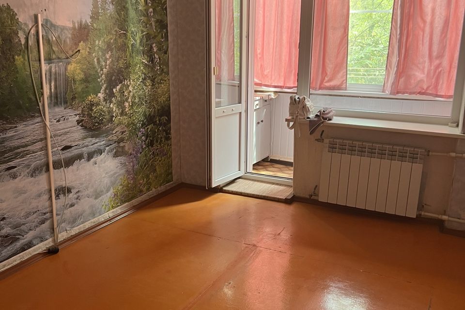 Продаётся 4-комнатная квартира, 61.3 м²
