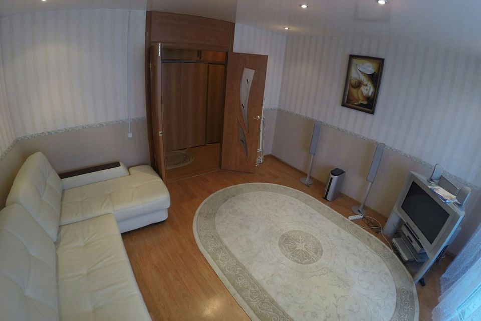 Сдаётся 2-комнатная квартира, 56 м²