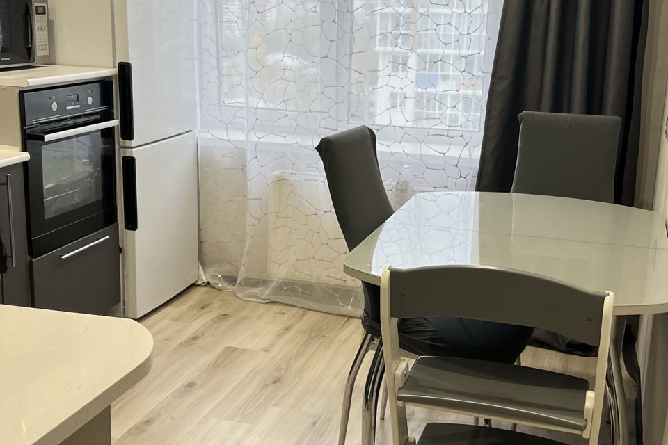 Продаётся 2-комнатная квартира, 59.6 м²