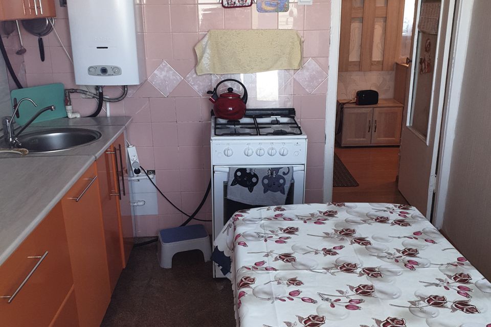 Продаётся 3-комнатная квартира, 67.8 м²