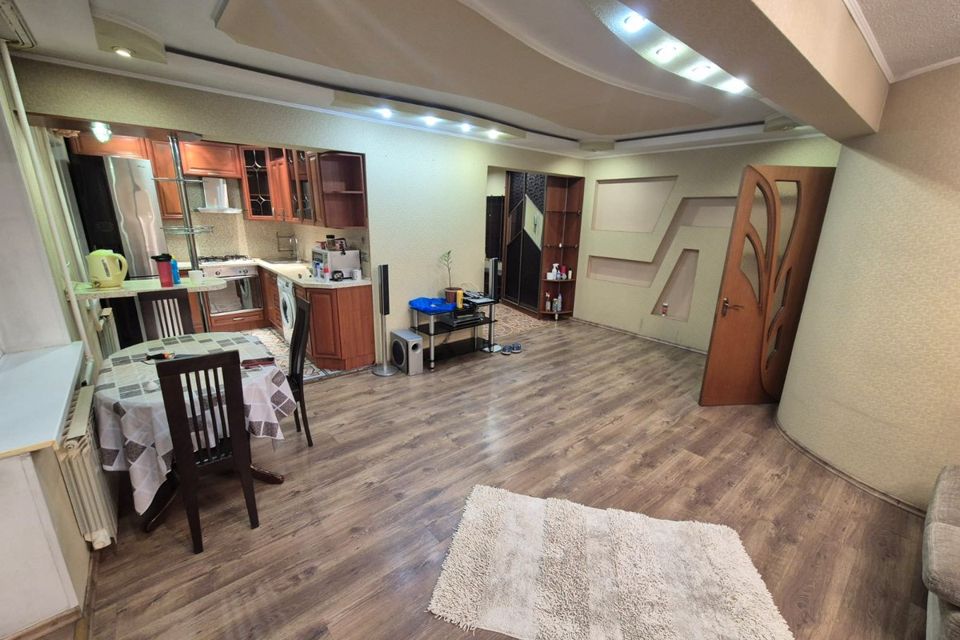 Продаётся 3-комнатная квартира, 58.5 м²