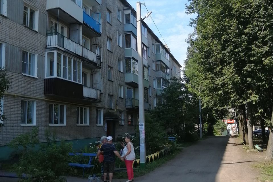 Продаётся 4-комнатная квартира, 61.3 м²