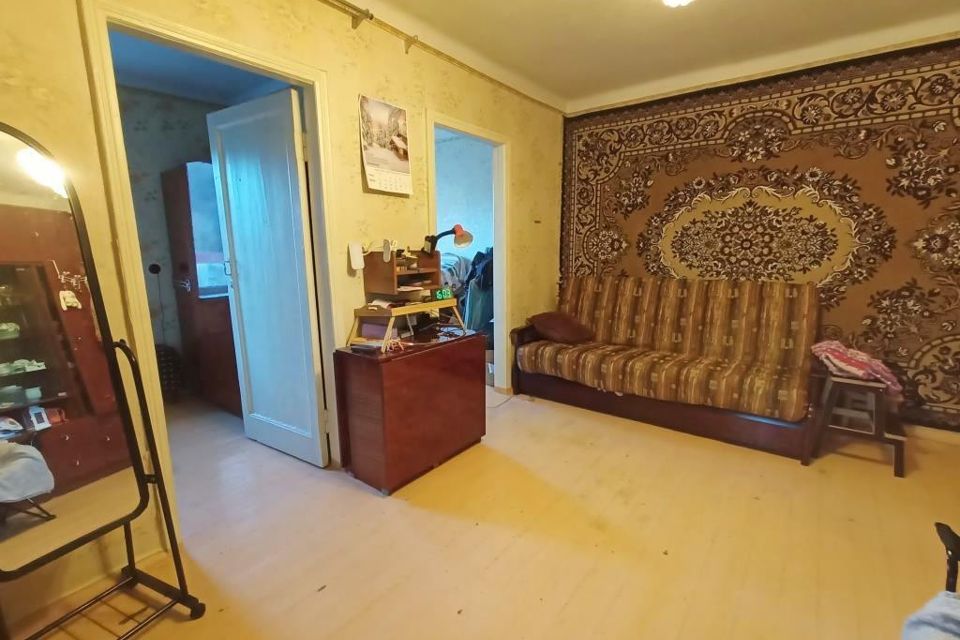 Продаётся 3-комнатная квартира, 47.3 м²