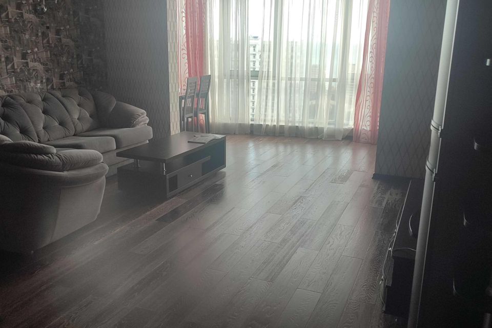 Сдаётся 1-комнатная квартира, 61 м²