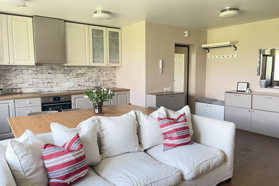 Продаётся 3-комнатная квартира, 65.4 м²