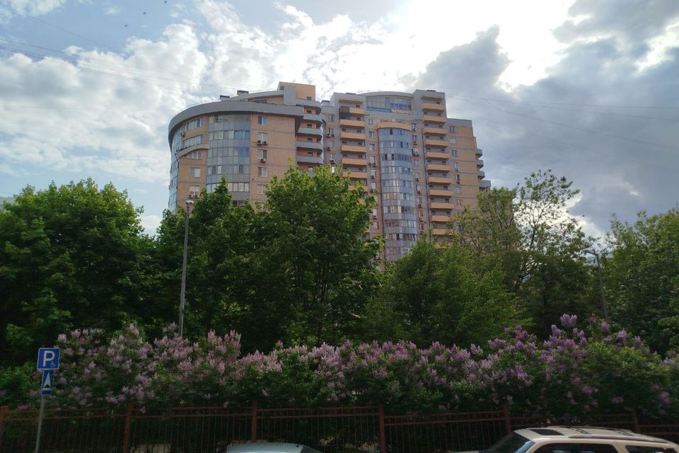 Продаётся 3-комнатная квартира, 134.4 м²
