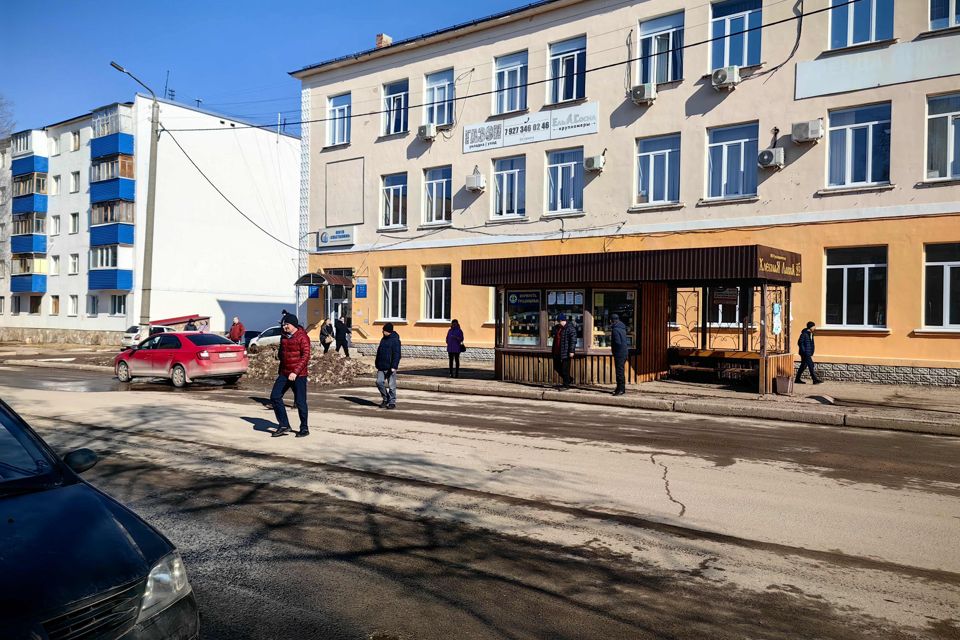 Сдаётся 4-комнатная квартира, 353.3 м²