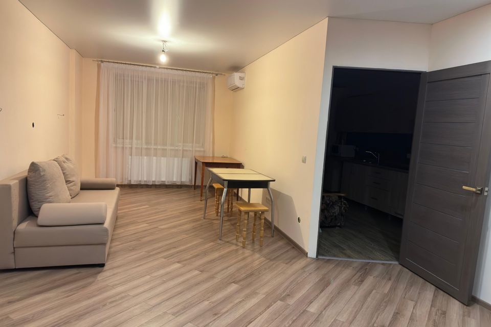 Продаётся 1-комнатная квартира, 41.9 м²