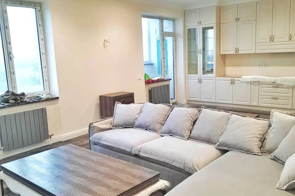 Продаётся 4-комнатная квартира, 145 м²