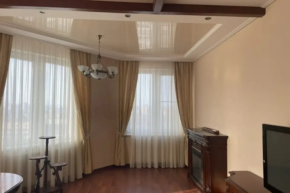 Продаётся 4-комнатная квартира, 124.9 м²