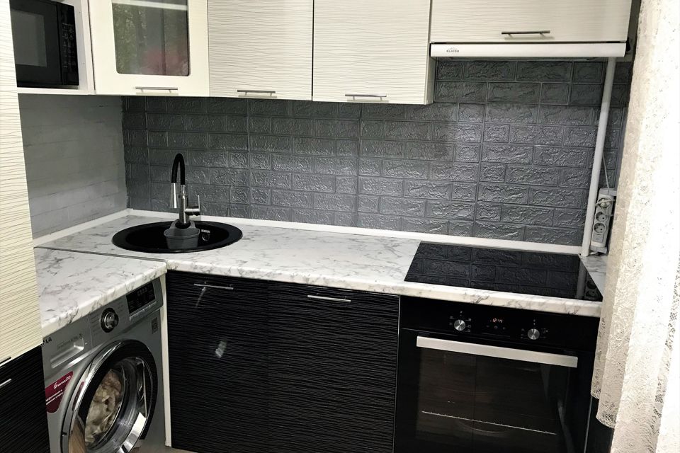Продаётся 4-комнатная квартира, 84.7 м²