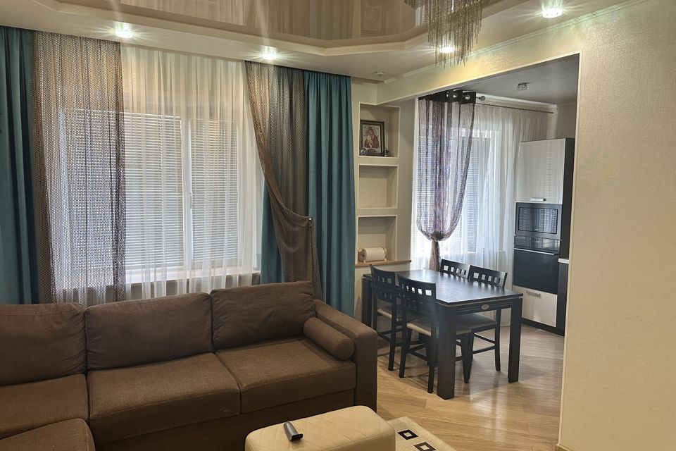 Продаётся 3-комнатная квартира, 70.3 м²