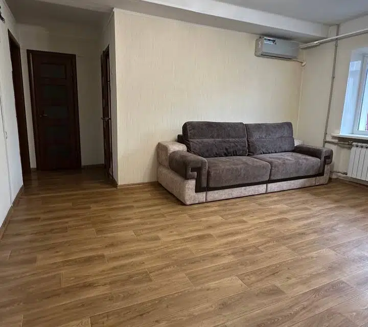Продаётся 3-комнатная квартира, 59.7 м²