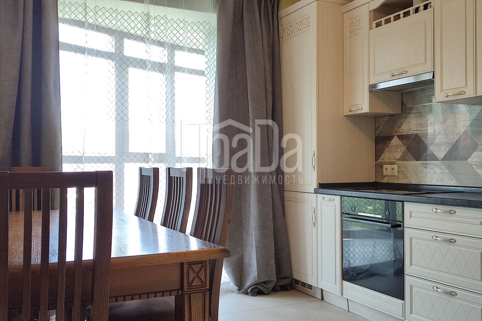 Продаётся 2-комнатная квартира, 73.6 м²