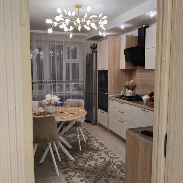 Продаётся 1-комнатная квартира, 42 м²
