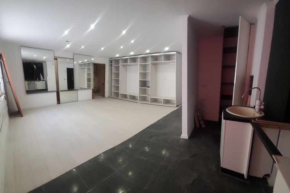 Продаётся 2-комнатная квартира, 66.1 м²