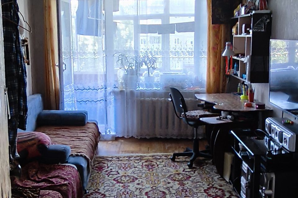 Продаётся 3-комнатная квартира, 52.3 м²