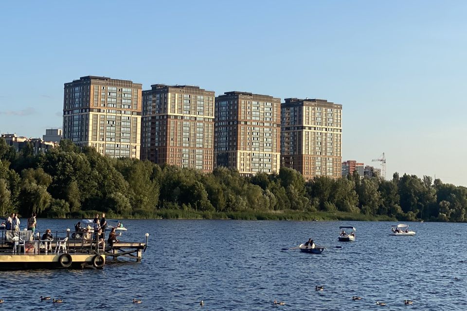 Продаётся 2-комнатная квартира, 72.5 м²