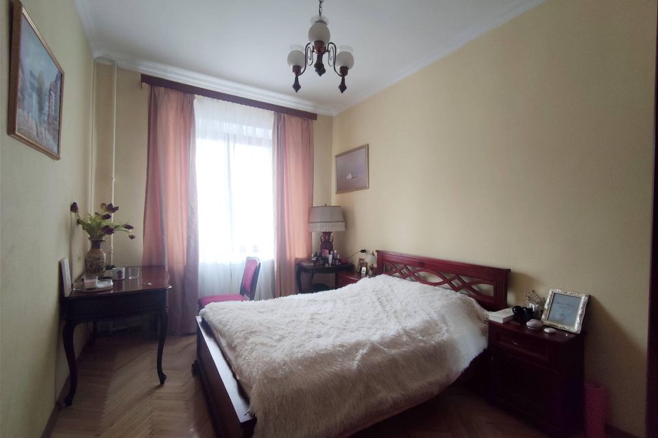 Продаётся 2-комнатная квартира, 55.6 м²