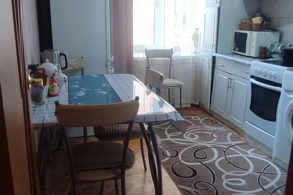 Продаётся 3-комнатная квартира, 63.3 м²