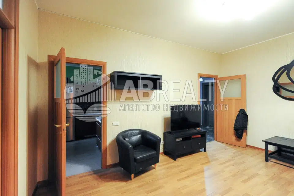 Продаётся 4-комнатная квартира, 120 м²
