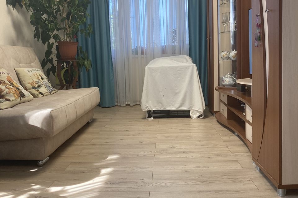 Продаётся 4-комнатная квартира, 75 м²