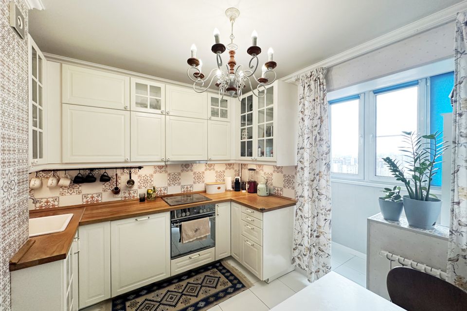 Продаётся 4-комнатная квартира, 99.6 м²