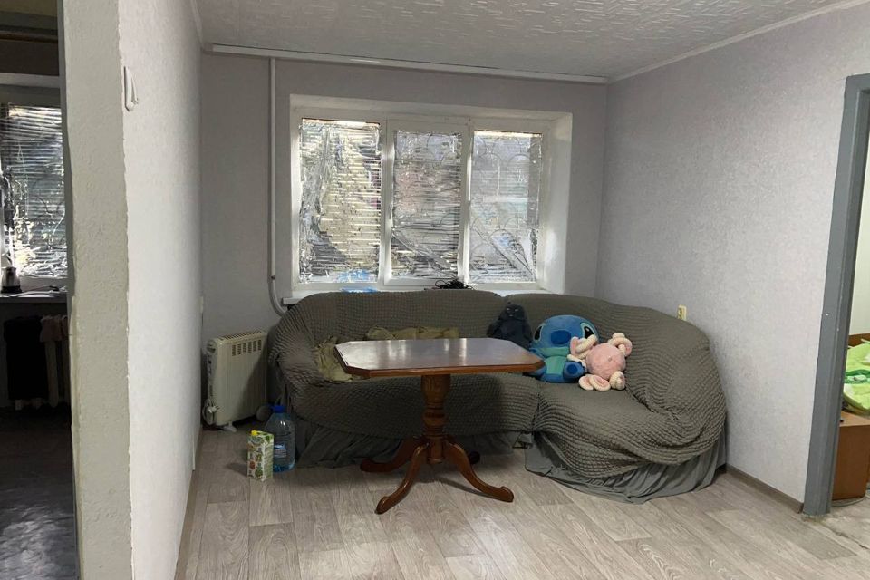 Продаётся 3-комнатная квартира, 44.9 м²