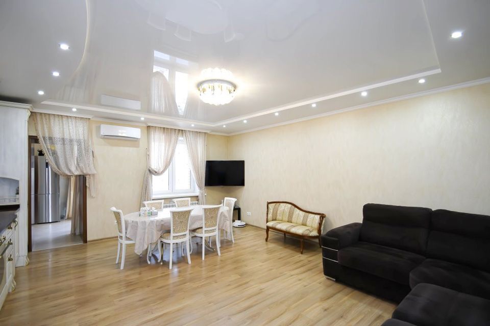 Продаётся 2-комнатная квартира, 65.5 м²