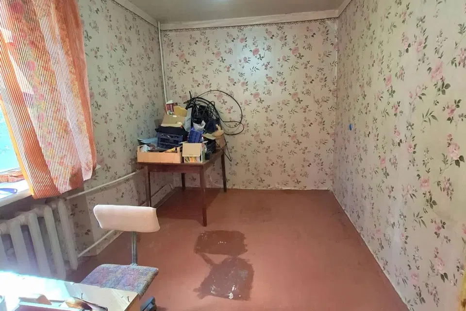 Продаётся 4-комнатная квартира, 60 м²