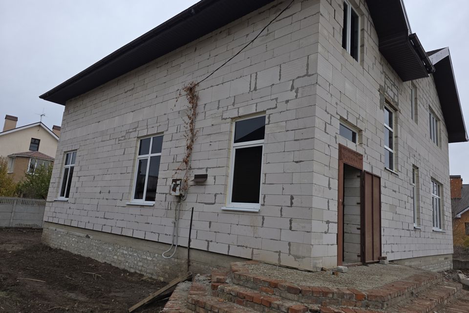 Продаётся 2-этажный дом, 270 м²