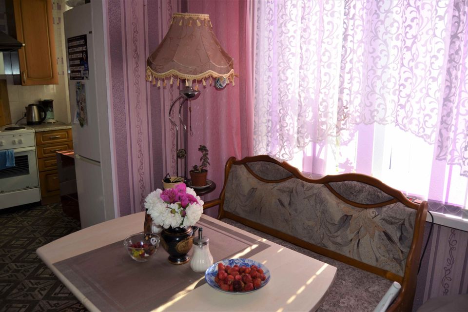 Продаётся 4-комнатная квартира, 63 м²