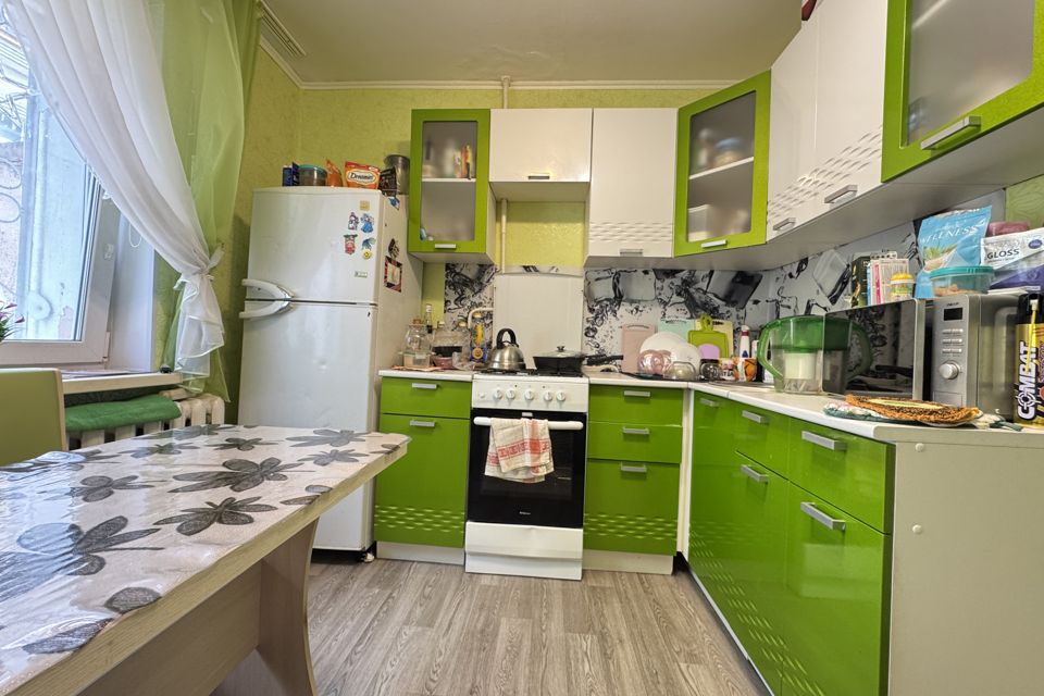 Продаётся 3-комнатная квартира, 56.8 м²