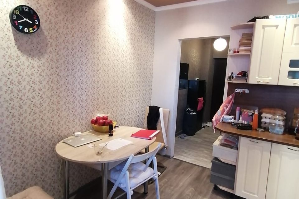 Продаётся 1-комнатная квартира, 42 м²