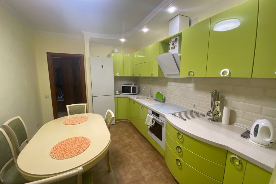 Продаётся 2-комнатная квартира, 66.7 м²