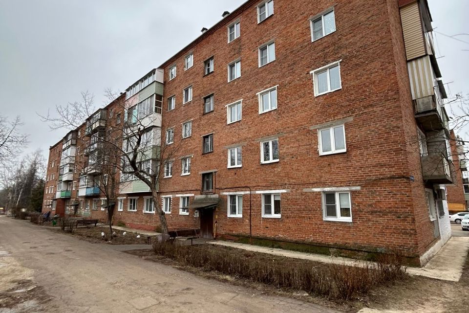 Продаётся 4-комнатная квартира, 60.3 м²