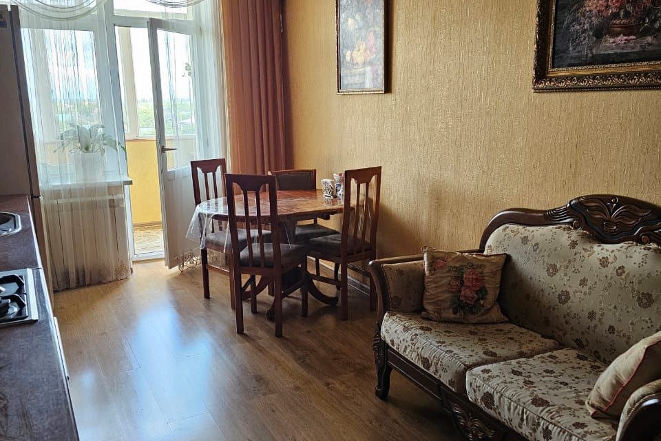 Продаётся 3-комнатная квартира, 90.8 м²