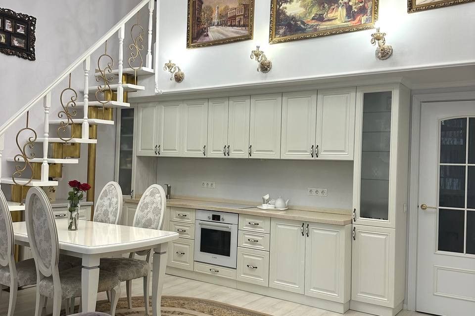 Продаётся 2-комнатная квартира, 79.4 м²