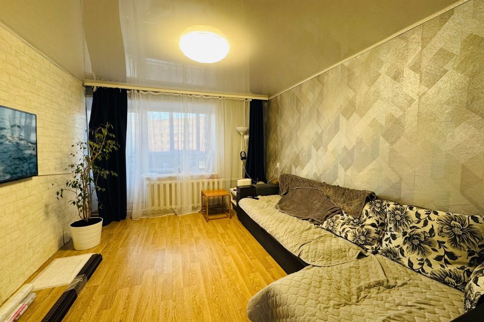 Продаётся 4-комнатная квартира, 72 м²
