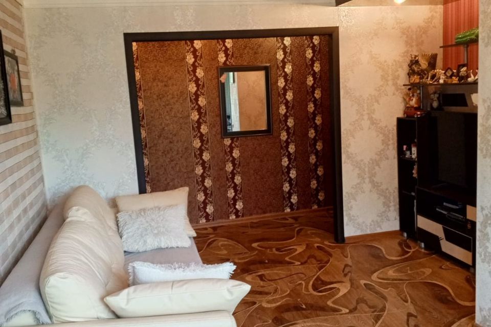 Продаётся 3-комнатная квартира, 55.9 м²
